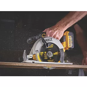 DeWalt EXTREME Fibre Cement Diamond Tooth Circular Saw Blade 165 x 20mm 4T 5 DeWalt EXTREME Fibre Cement Diamond Tooth Circular Saw Blade 165 x 20mm 4T - Image 3